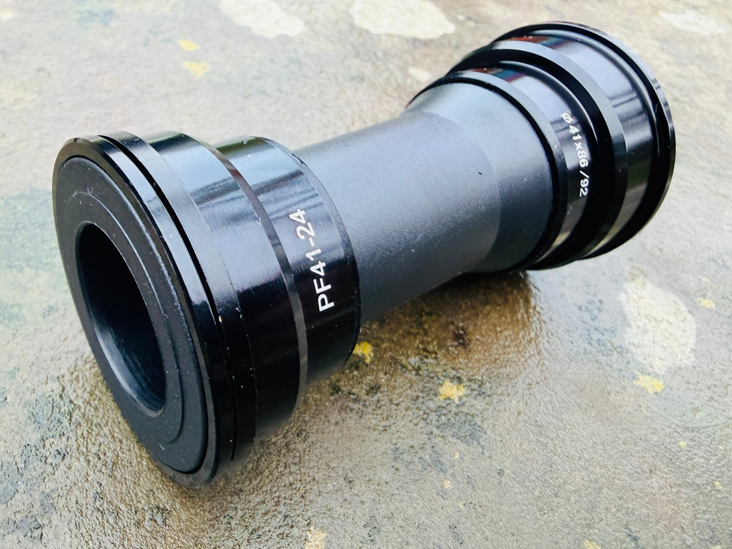 BB86 / BB89.5 / BB92 Press Fit 24mm Axle Bottom Bracket - SKF or Ceramic Bearings