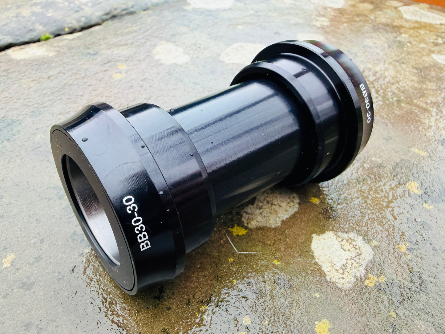 BB30 30mm Axle Threaded Bottom Bracket - SKF or Ceramic Bearings