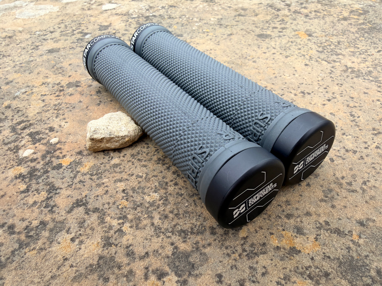 Superstar Lock On Grips - Zero EVO - Solid Aluminium Barend