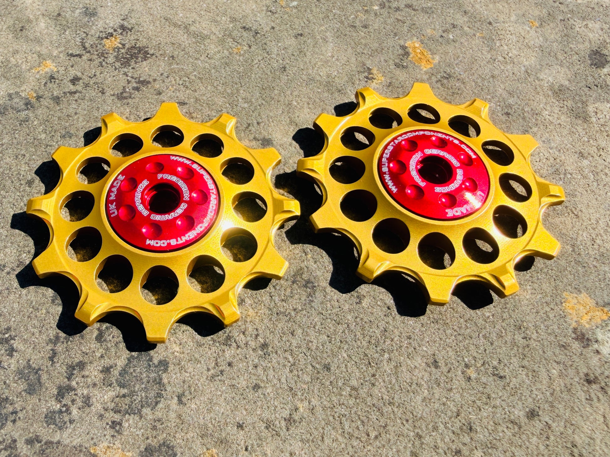 gold 12T jockey wheels with sealed ceramic bearings, designed for use with SRAM rear derailleurs.