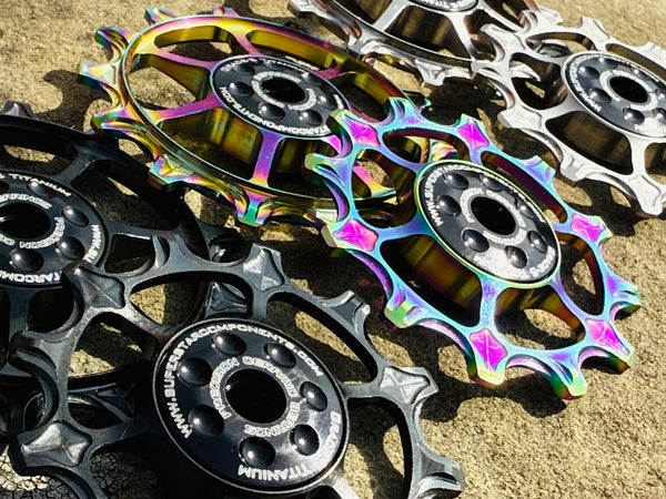 Titanium jockey wheels with sealed bearings, designed for use with SRAM AXS rear derailleurs.