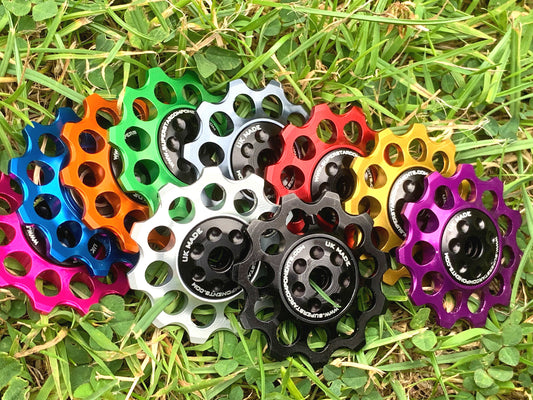  11T jockey wheels with sealed bearings, designed for use with SRAM rear derailleurs.